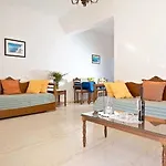 Apartment Black Kamari (Santorini)