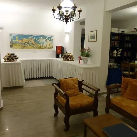 Black Kamari (Santorini)