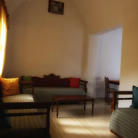 Black Kamari (Santorini)