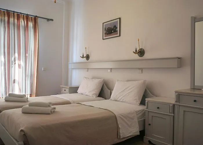 Black Kamari (Santorini)