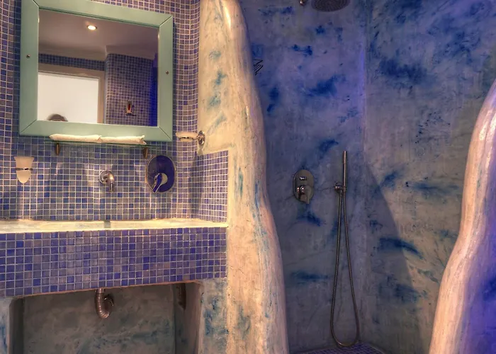 Apartment Black Kamari (Santorini)