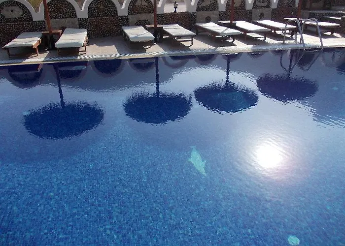 Black Apartment Kamari (Santorini)