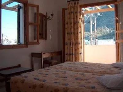 Black Apartment Kamari (Santorini)