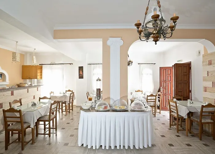 Black Kamari (Santorini)